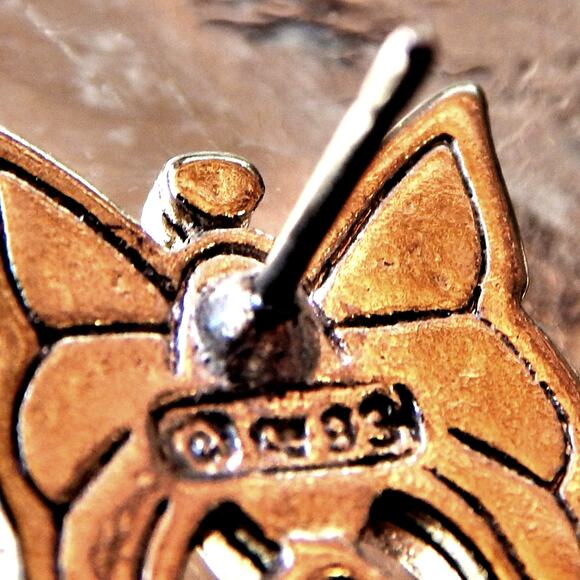 1.5" Vintage Signed Turquoise Coral Butterfly/Feather Earrings - Picture 10 of 11